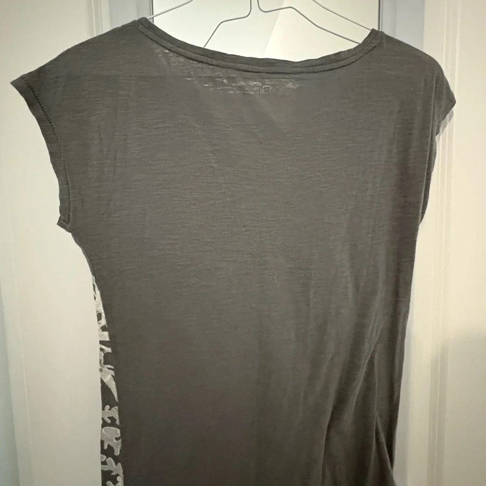 LOFT Gray Snowflake Tee, Sz XS  Not Used - Picture 4 of 5